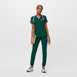 Figs Scrubs - XXS Catarina Top and Small Zamora Jogger Bottom (Forest Green)